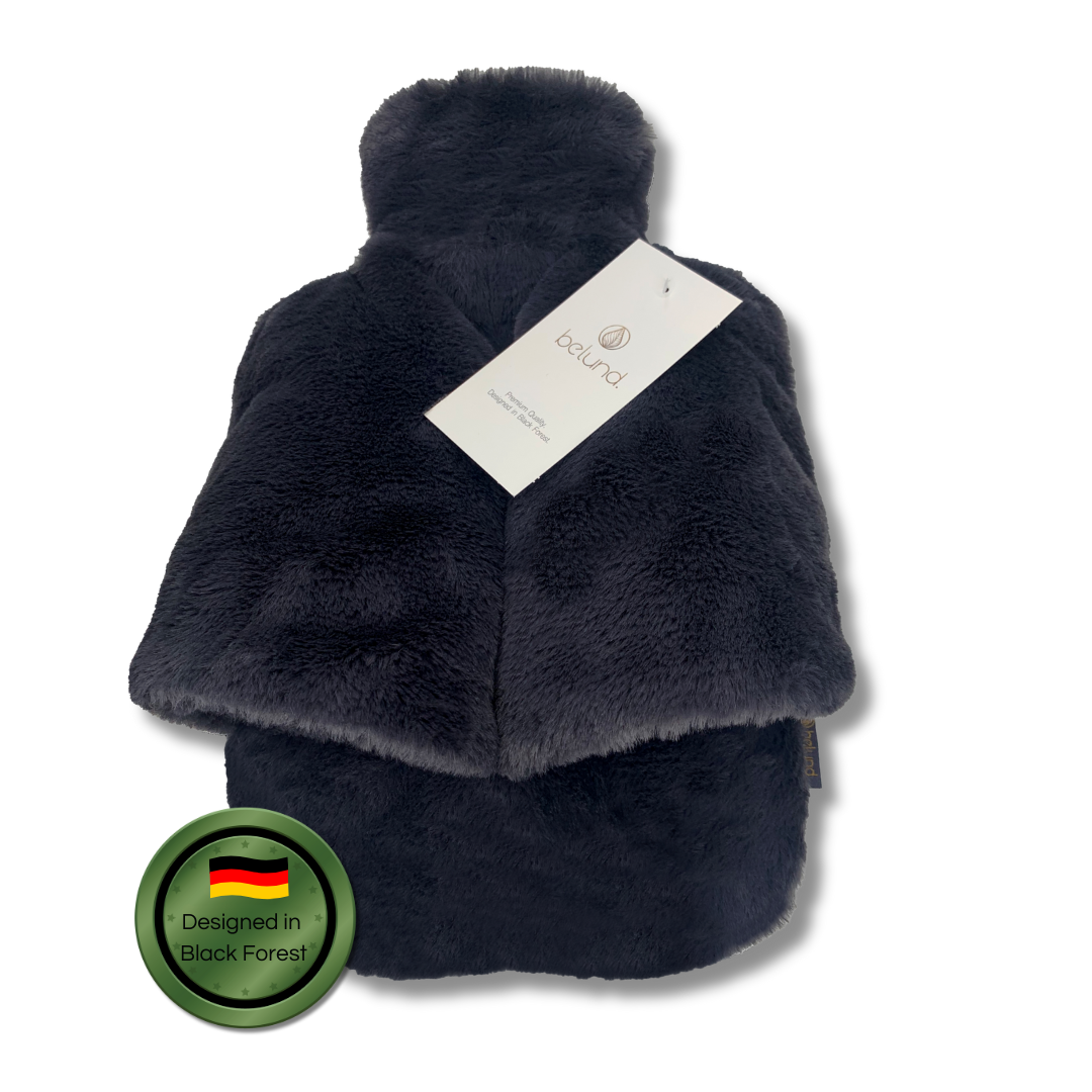 Super kuschelige Fußwärmflasche aus Kunstfell in der Farbe Anthrazit.